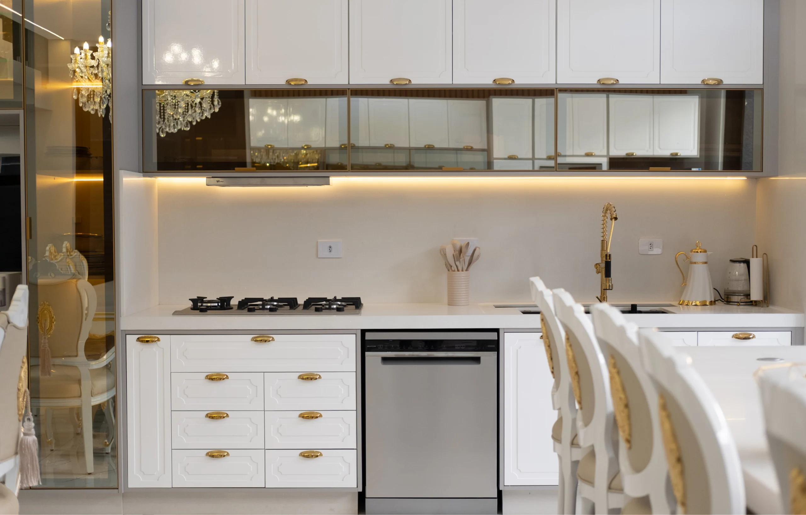 Cozinha planejada integrada ao ambiente